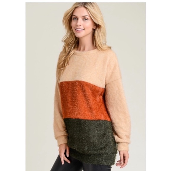 🍁Color Block Sweater Top🍁 - Picture 3 of 3